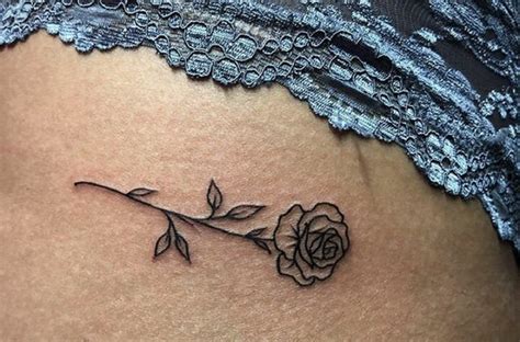 tatuajes de flores en los gluteos|47 ideas de Tatuaje en los glúteos 